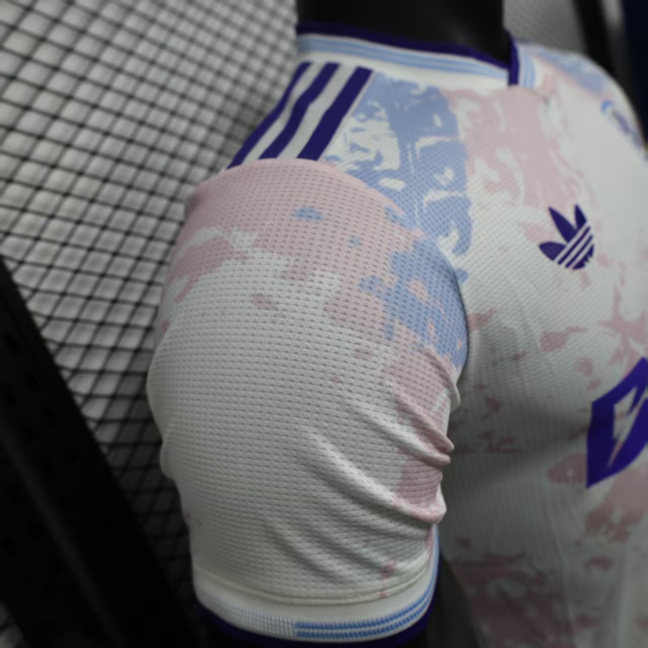 Player_25-26 Aston 2 Away - Image 6