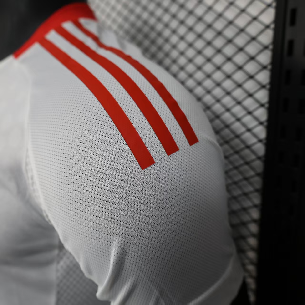 Player_25-26 Liverpool Away - Image 8