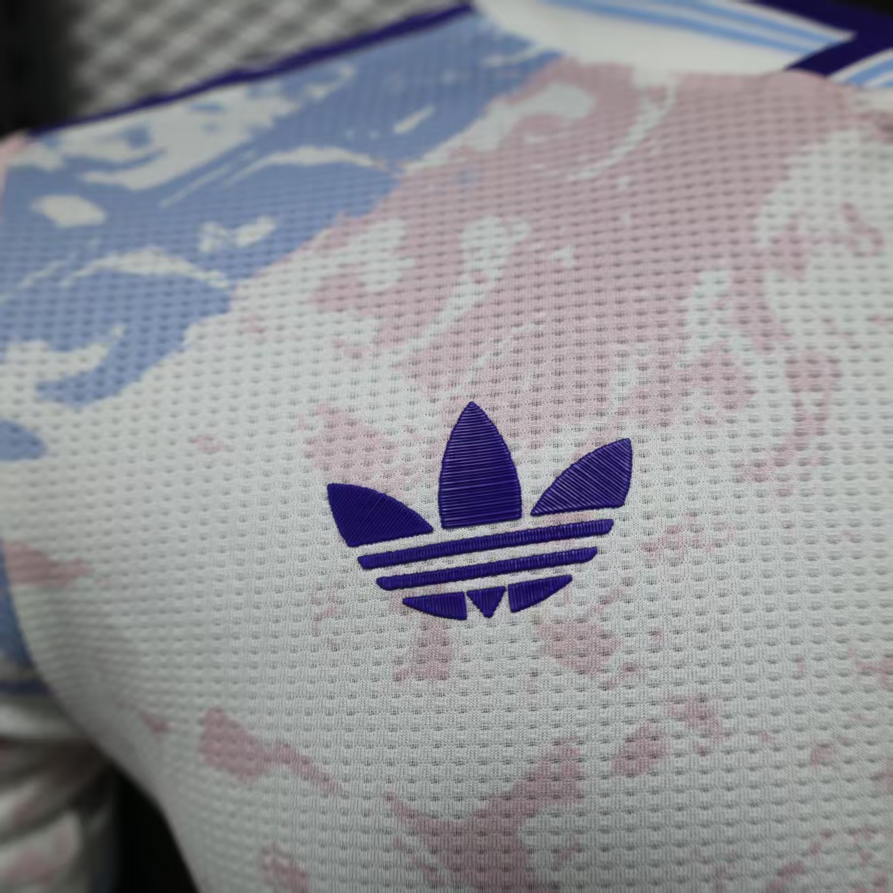 Player_25-26 Aston 2 Away - Image 3